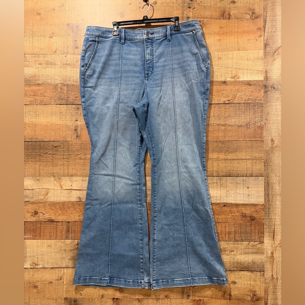 Lane Bryant Signature Fit High Rise Ultra Flare Light Wash Jeans Size 20